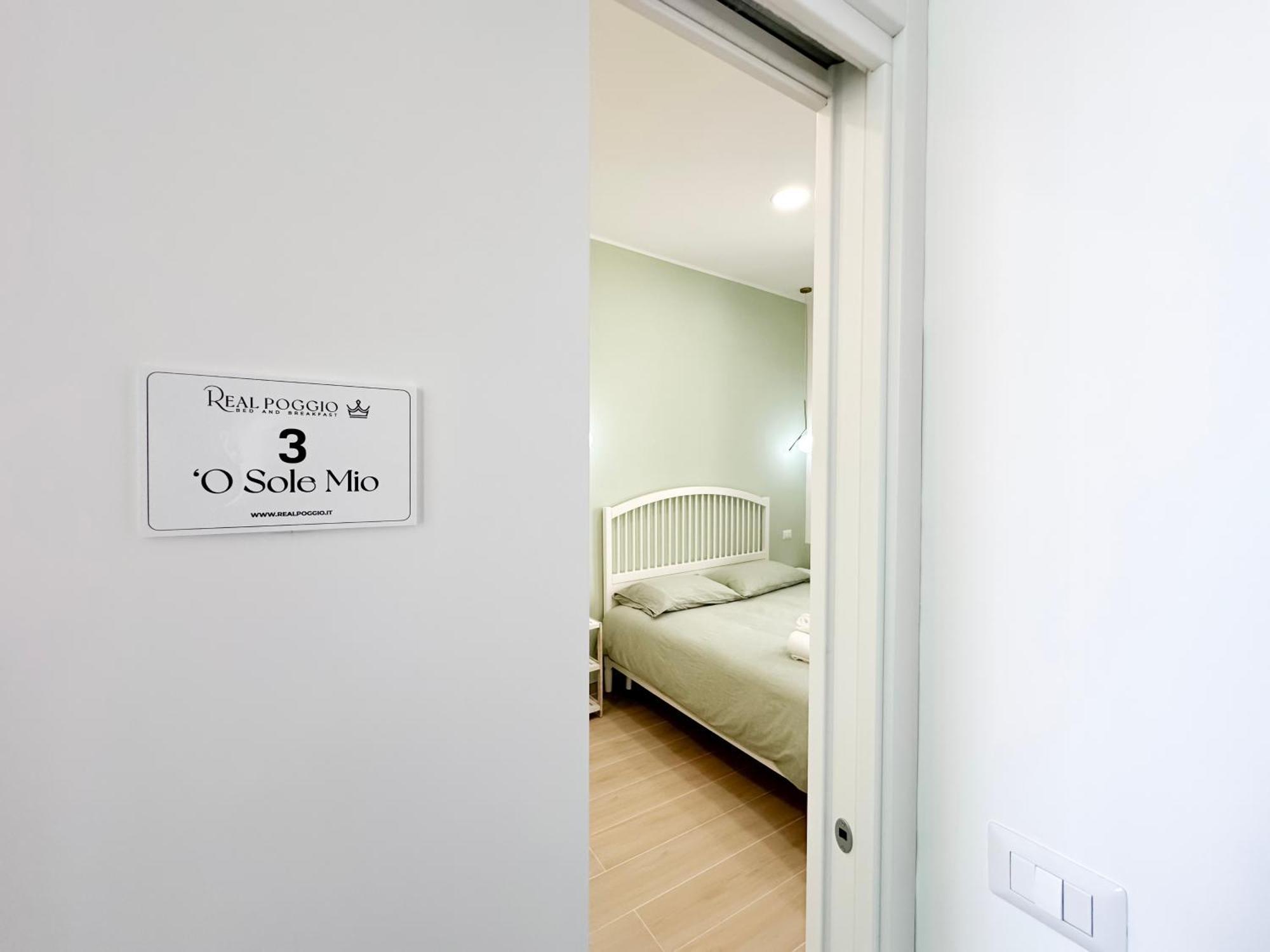 Real Poggio Hotel Naples Exterior photo